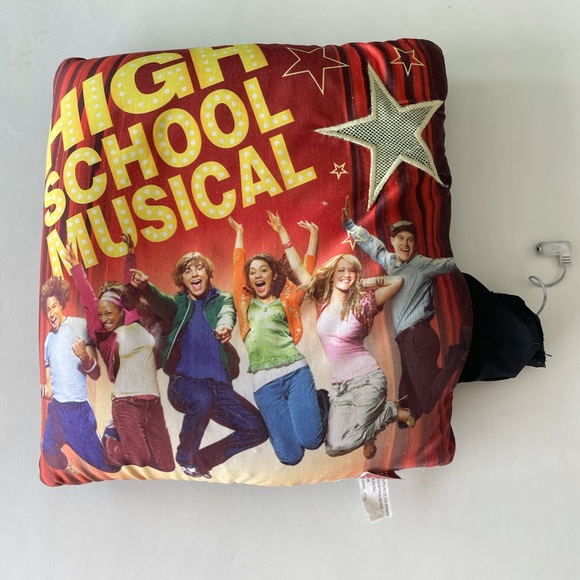 DISNEY HIGH SCHOOl MUSICAL BOOKS  CARD GAME PiLLOW - Picture 7 of 8